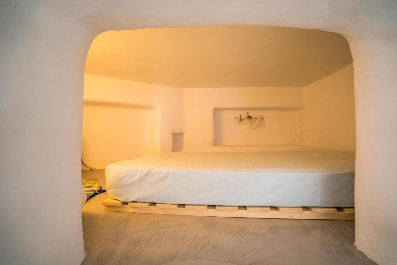 Plori Studios And Apartments 에얄리 외부 사진