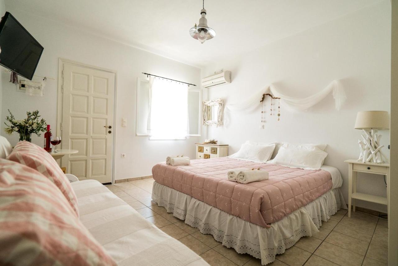 Plori Studios And Apartments 에얄리 외부 사진