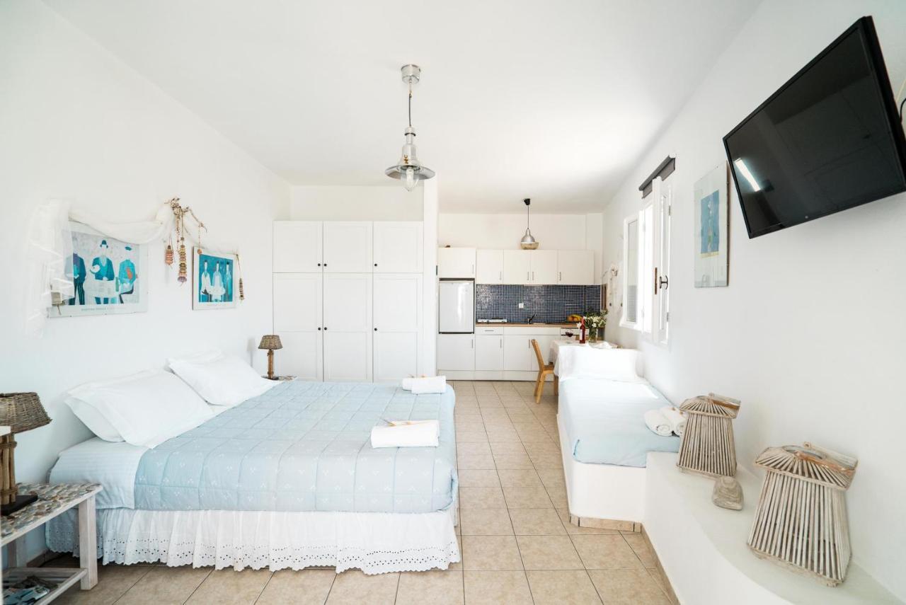 Plori Studios And Apartments 에얄리 외부 사진
