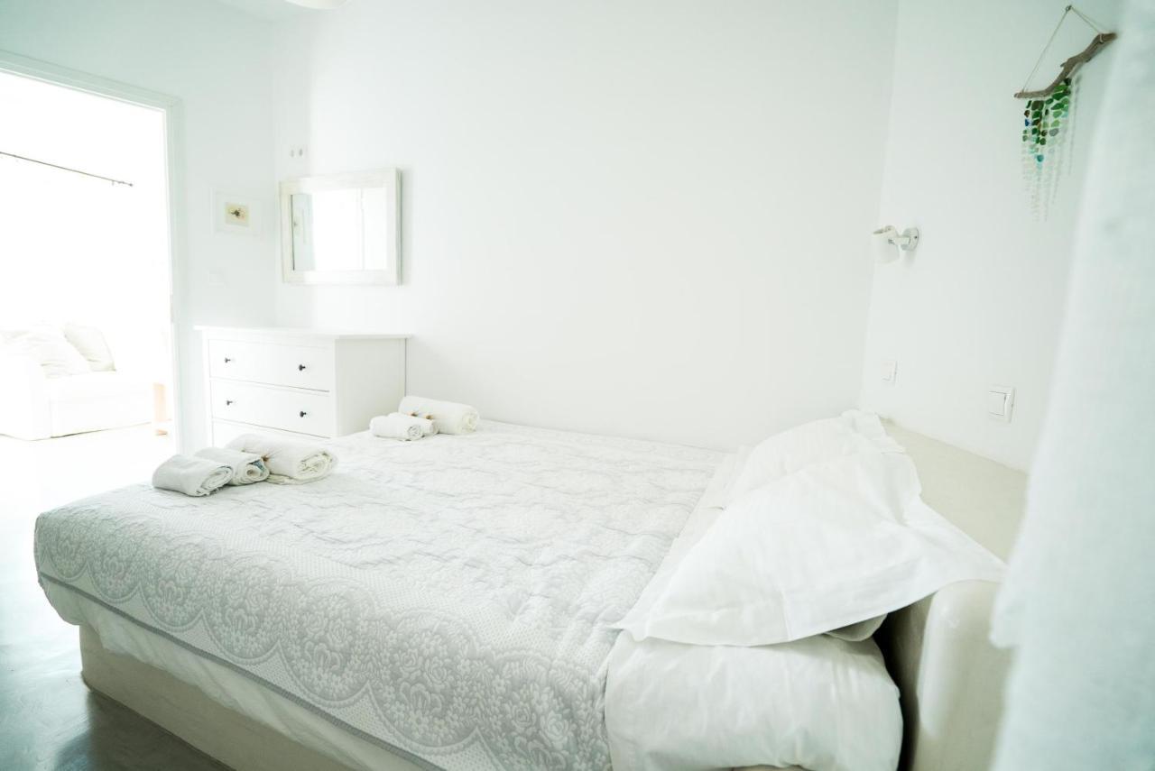 Plori Studios And Apartments 에얄리 외부 사진