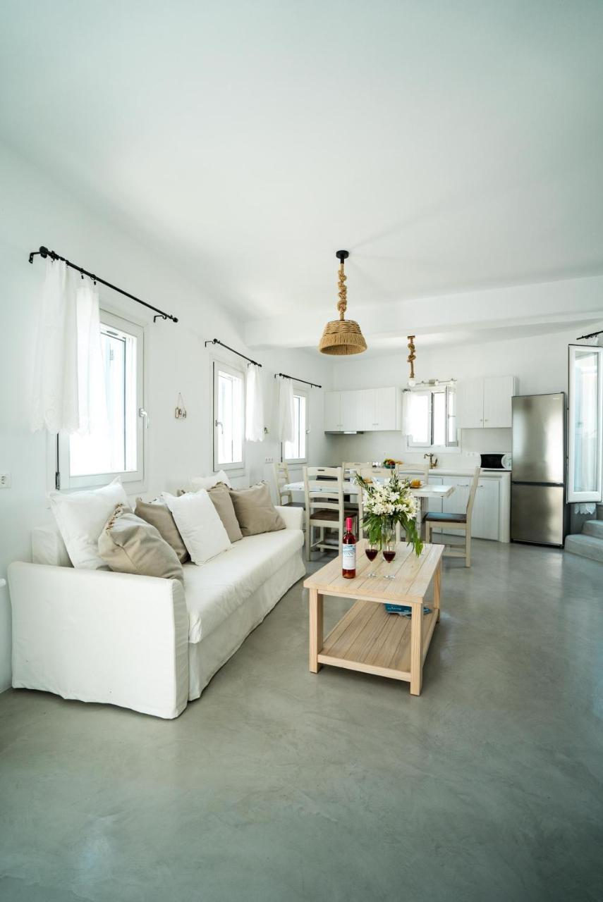 Plori Studios And Apartments 에얄리 외부 사진
