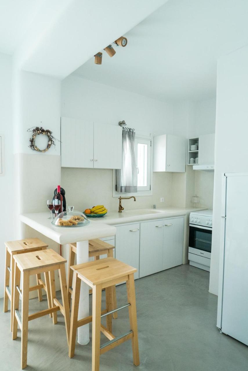 Plori Studios And Apartments 에얄리 외부 사진