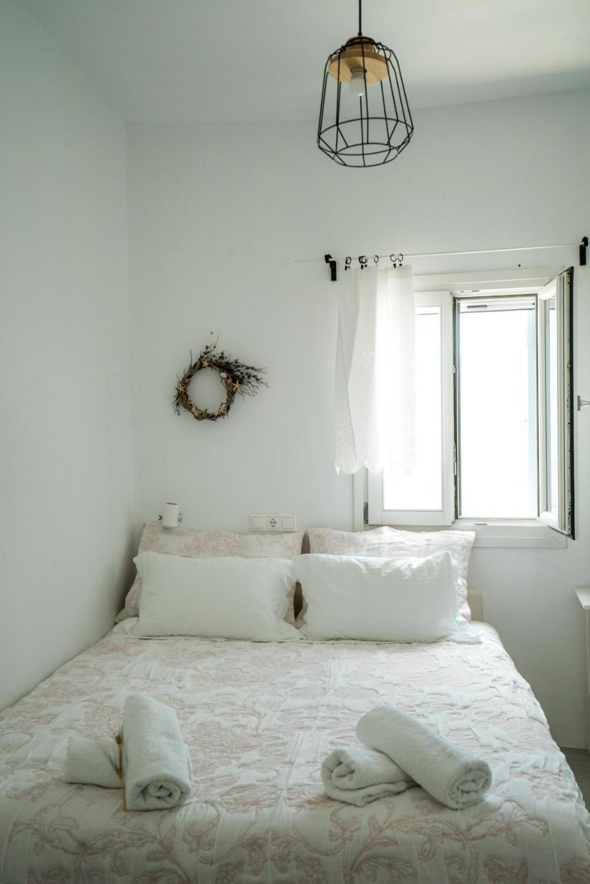 Plori Studios And Apartments 에얄리 외부 사진