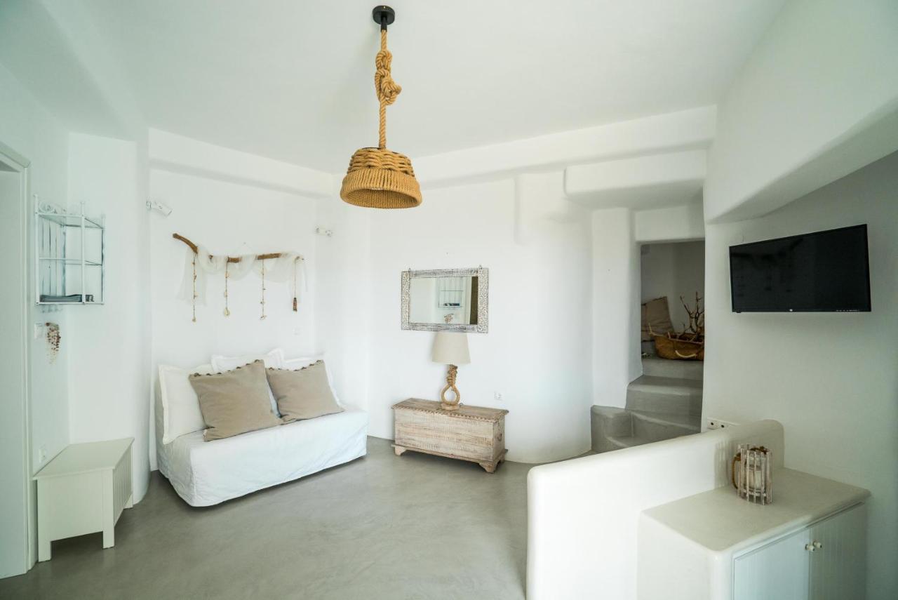 Plori Studios And Apartments 에얄리 외부 사진